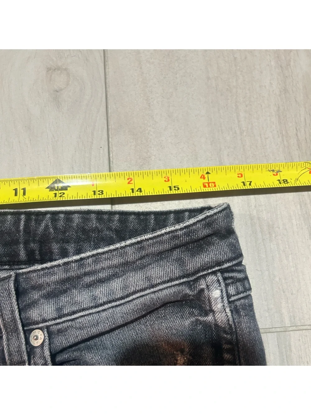 AMO twist zip Ankle jeans Size 31
